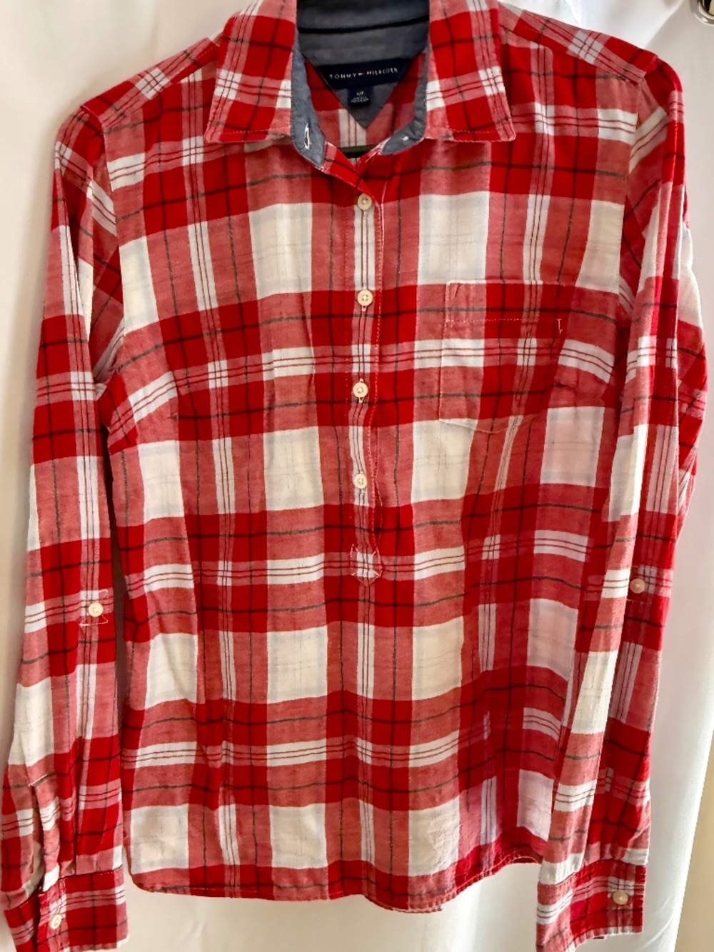 Women’s Tommy Hilfiger red plaid button shirt size small
